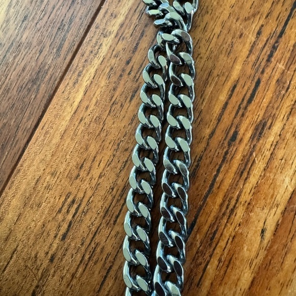 Urban Expressions Green Stitched Pattern with Chain Shoulder Strap - Picture 5 of 12